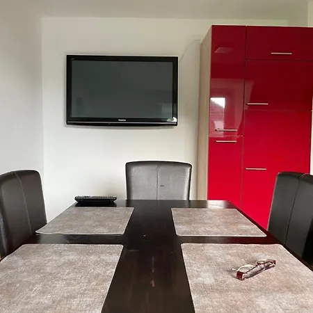 Monteur With Six Beds And Six Guests Appartement