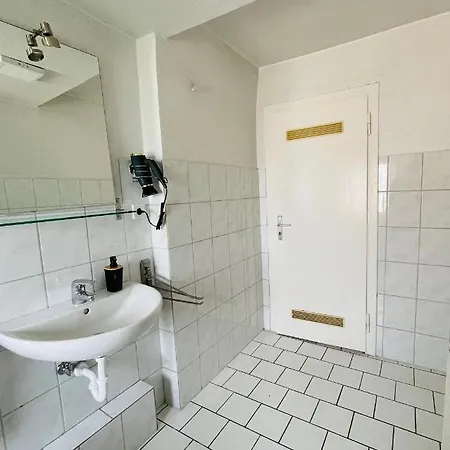 Monteur Appartement With Six Beds And Six Guests * هاغين