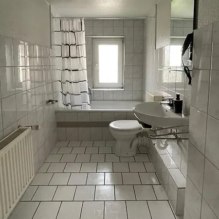 Monteur Appartement With Six Beds And Six Guests شقة هاغين