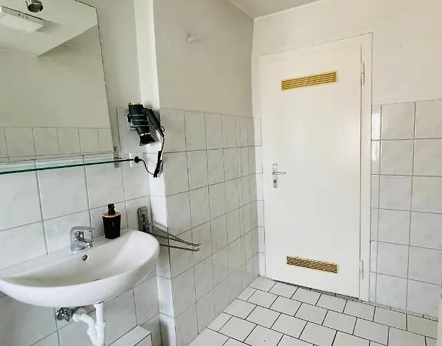 Monteur With Six Beds And Six Guests * Hagen (Arnsberg)